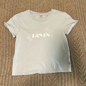 Levi’s loose crop top